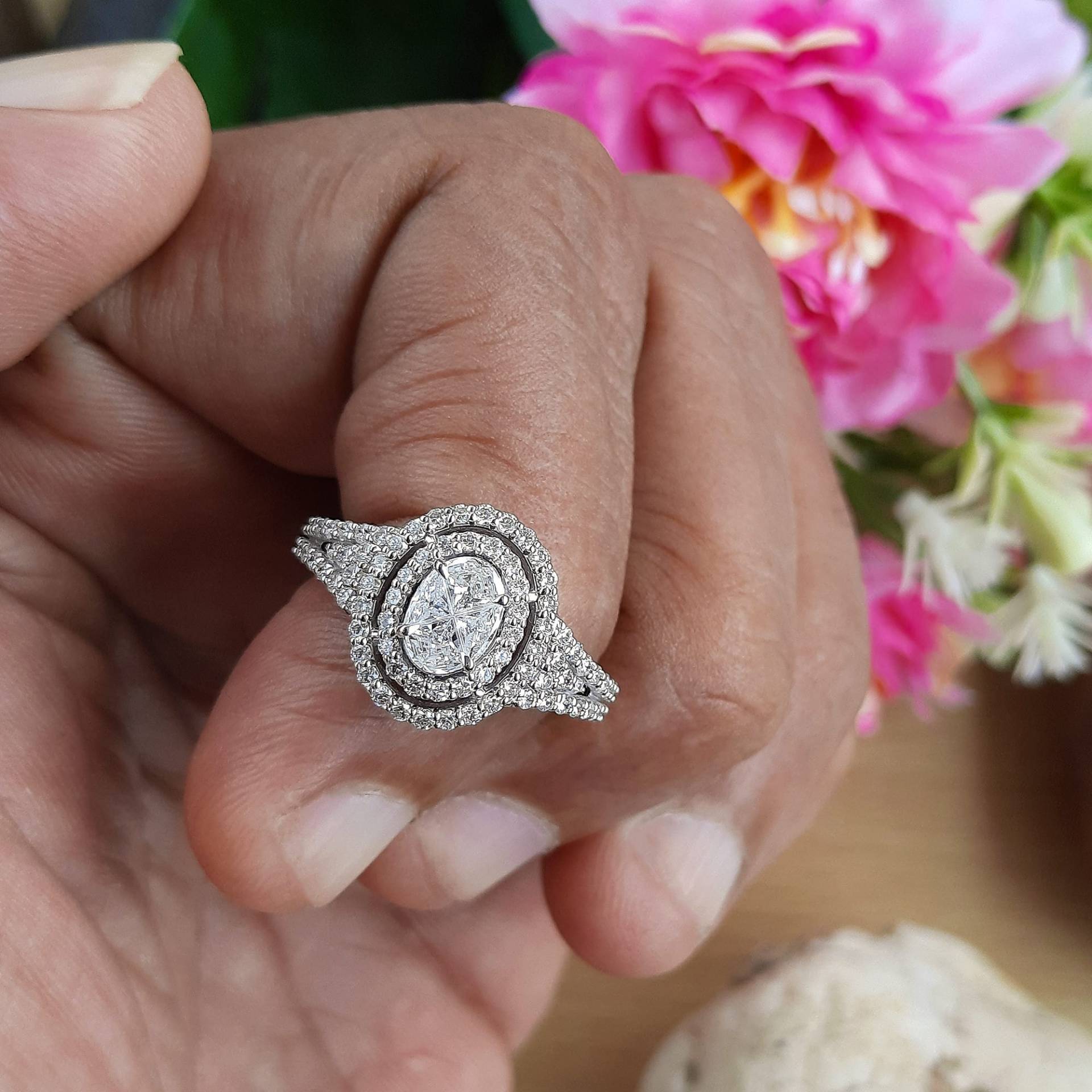 Big Face Up F Vvs Natural White Diamonds Pie-Cut Oval 18K Gold Ring 0, 91 Ctw| Diamant Ring| Erschwinglicher Ring| Geschenkideen| Großer von DiamondsbyFancyKing