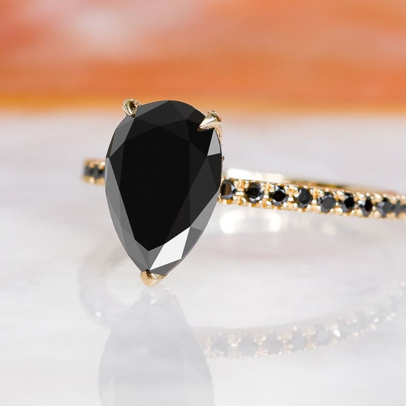 Schwarze Birne Verlobungsring, Alternativer Schwarzer Teardrop Ring, 2.20 Gesamtkarat, Einzigartiger Verlobungsring von DianaBlackIce