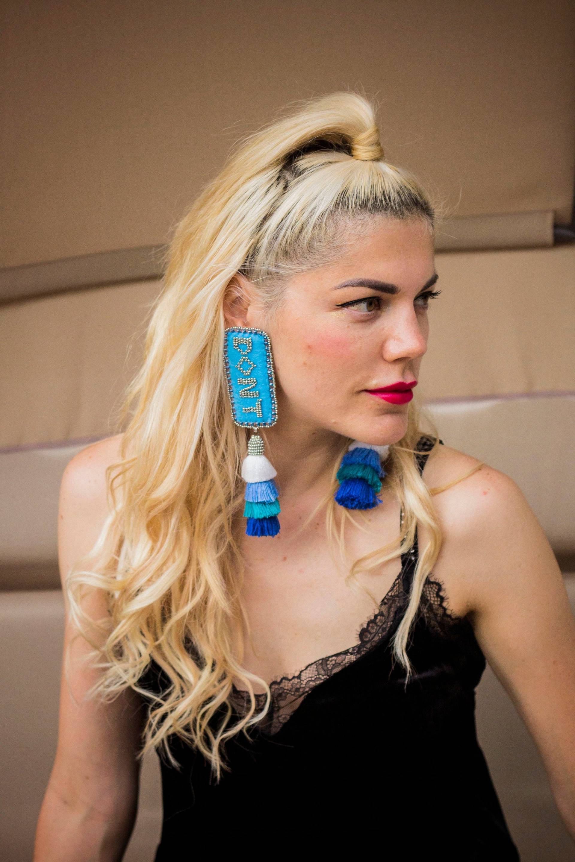 Don't Care Ohrringe Perlen/Hipster Schmuck Blau Quaste Kitsch Nachricht Statement Boho Geschenk Don't Care Ohrringe Perlen/Hipster Schmuck Blau Quaste Kitsch Nachricht Statement Boho Geschenk von DianaDeluxe