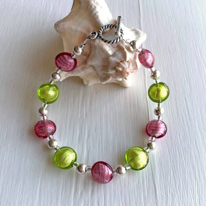 Diana Ingram Armband Mit Rosa | Cerise Und Hellgrün | Peridot Muranoglas Minilinsen "Smartie' Perlen Auf Silberperlen Verschluss von DianaIngramJewellery