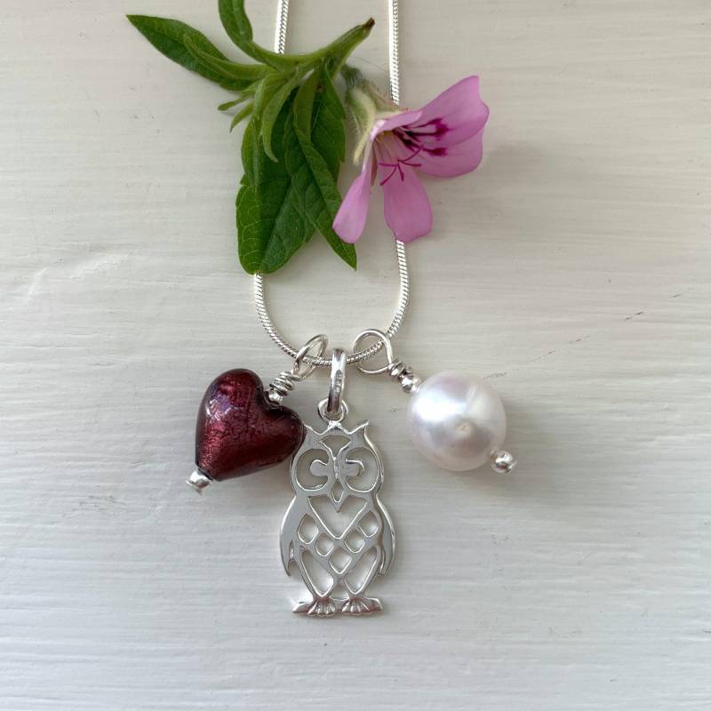 Diana Ingram Drei Charm Halskette Mit Amethyst Murano Glas Mini Herz Aus Sterling Silber Diana Ingram Drei Charm Halskette Mit Amethyst Murano Glas Mini Herz Aus Sterling Silber von DianaIngramJewellery