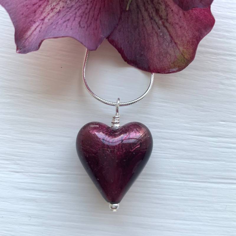 Diana Ingram Medaillon Herz Mit Amethyst Muranoglas Anhänger An Sterling Silber Kette Diana Ingram Medaillon Herz Mit Amethyst Muranoglas Anhänger An Sterling Silber Kette von DianaIngramJewellery