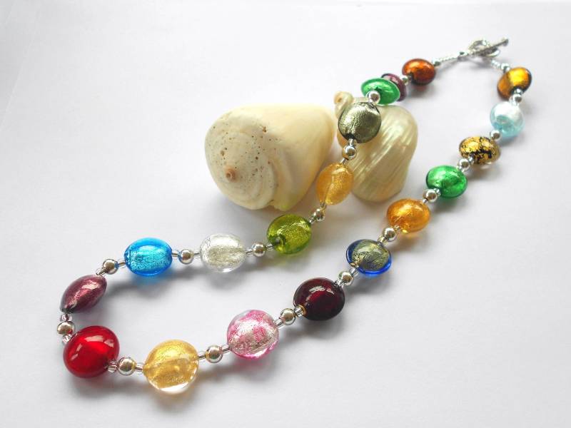 Diana Ingram Halskette Mit Multicolor Murano Glas Kleinen Linsen Auf Sterling Silber Perlen Und Verschluss Diana Ingram Halskette Mit Multicolor Murano Glas Kleinen Linsen Auf Sterling Silber Perlen Und Verschluss von DianaIngramJewellery