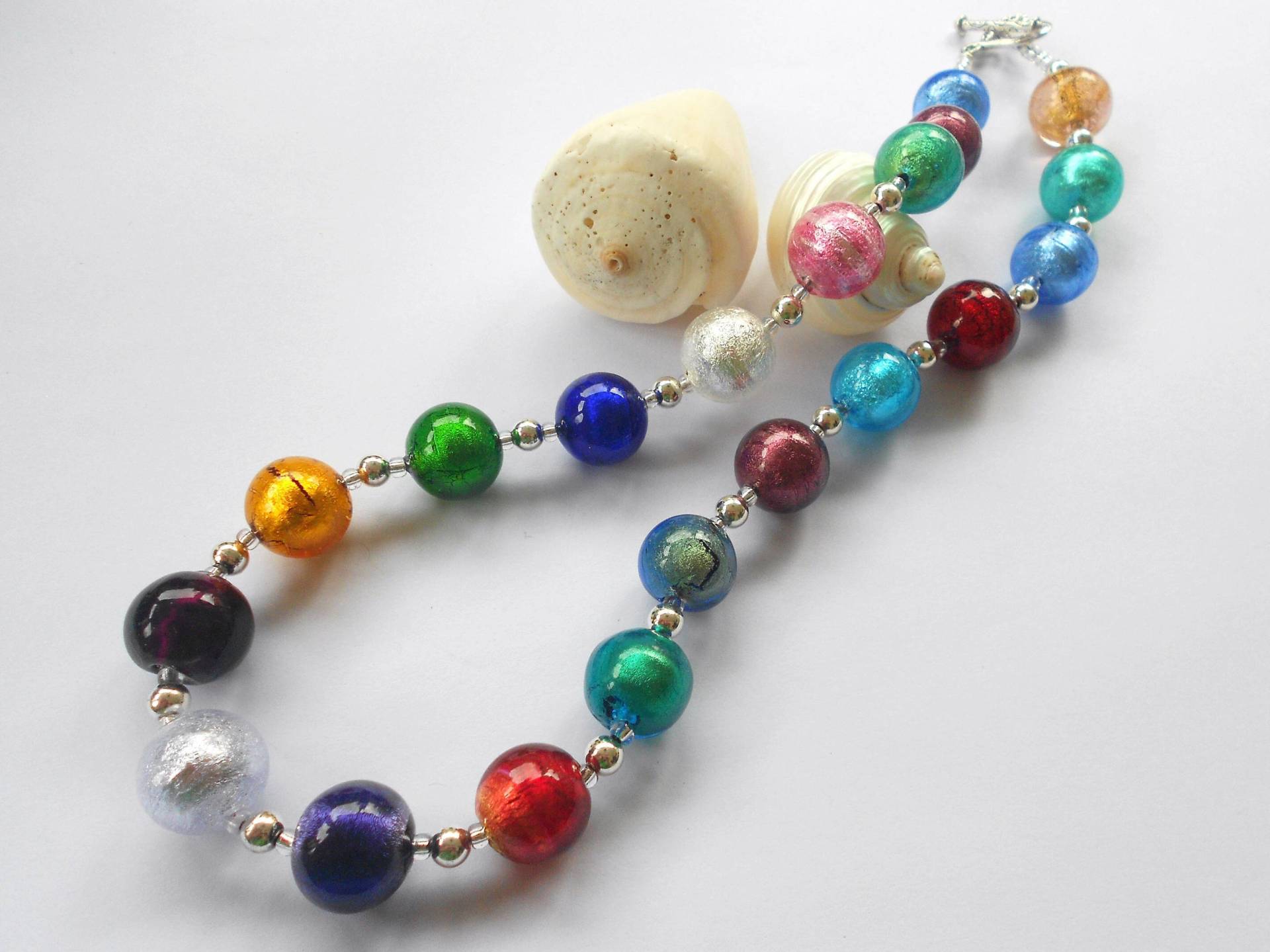 Diana Ingram Halskette Mit Multicolours Murano Glas Kugelperlen Auf Sterling Silber Perlen Und Verschluss Diana Ingram Halskette Mit Multicolours Murano Glas Kugelperlen Auf Sterling Silber Perlen Und Verschluss von DianaIngramJewellery
