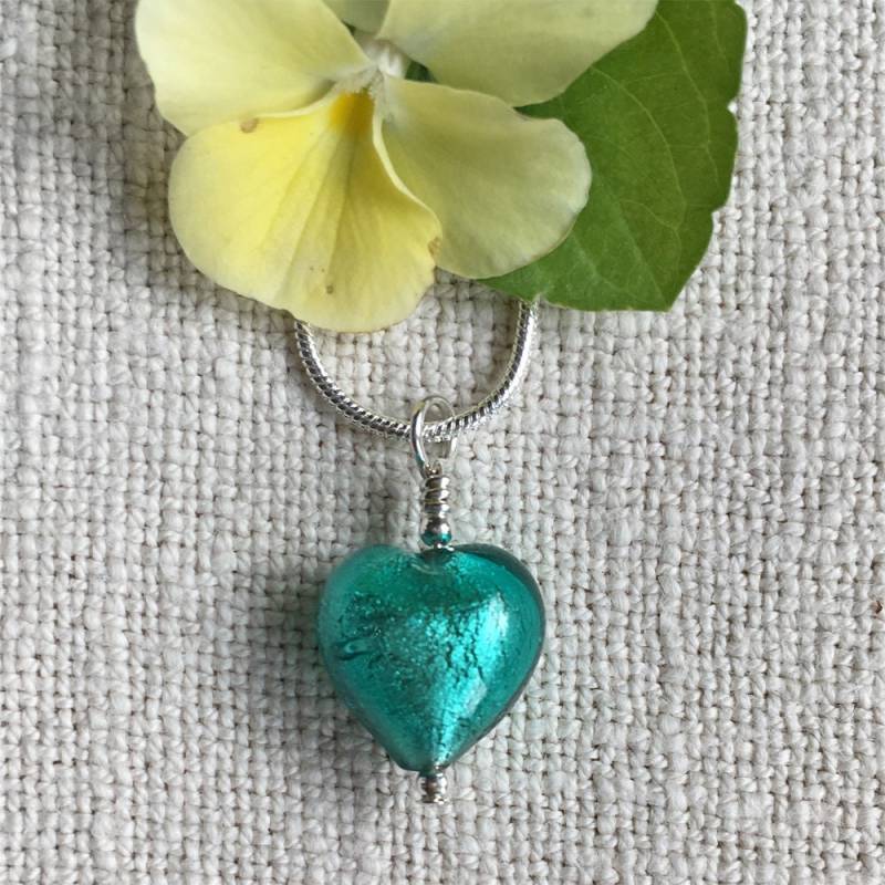 Diana Ingram Halskette Mit Türkis Murano Glas Herz Anhänger Aus Sterling Silber Diana Ingram Halskette Mit Türkis Murano Glas Herz Anhänger Aus Sterling Silber von DianaIngramJewellery