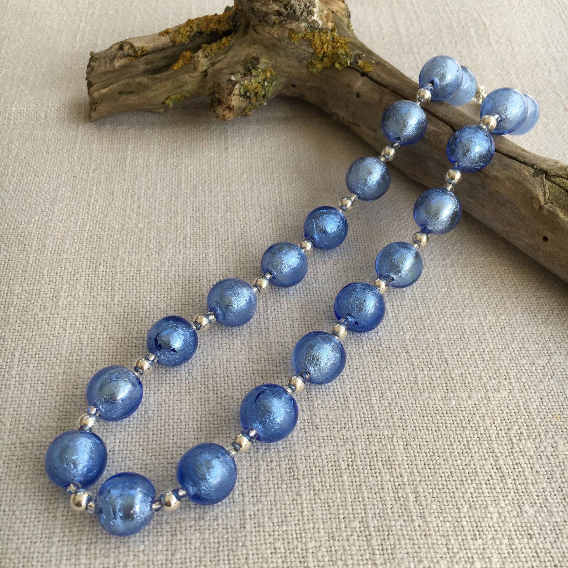 Diana Ingram Kette Mit Kornblumenblauen Kugelperlen Aus Muranoglas An 925Er Silberperlen Und Verschluss Diana Ingram Kette Mit Kornblumenblauen Kugelperlen Aus Muranoglas An 925Er Silberperlen Und Verschluss von DianaIngramJewellery