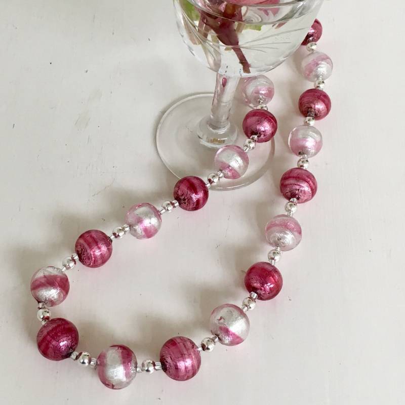 Diana Ingram Murano Glas Halskette Mit Kleinen Kugelperlen Auf Sterling Silber Perlen Und Verschluss Diana Ingram Murano Glas Halskette Mit Kleinen Kugelperlen Auf Sterling Silber Perlen Und Verschluss von DianaIngramJewellery