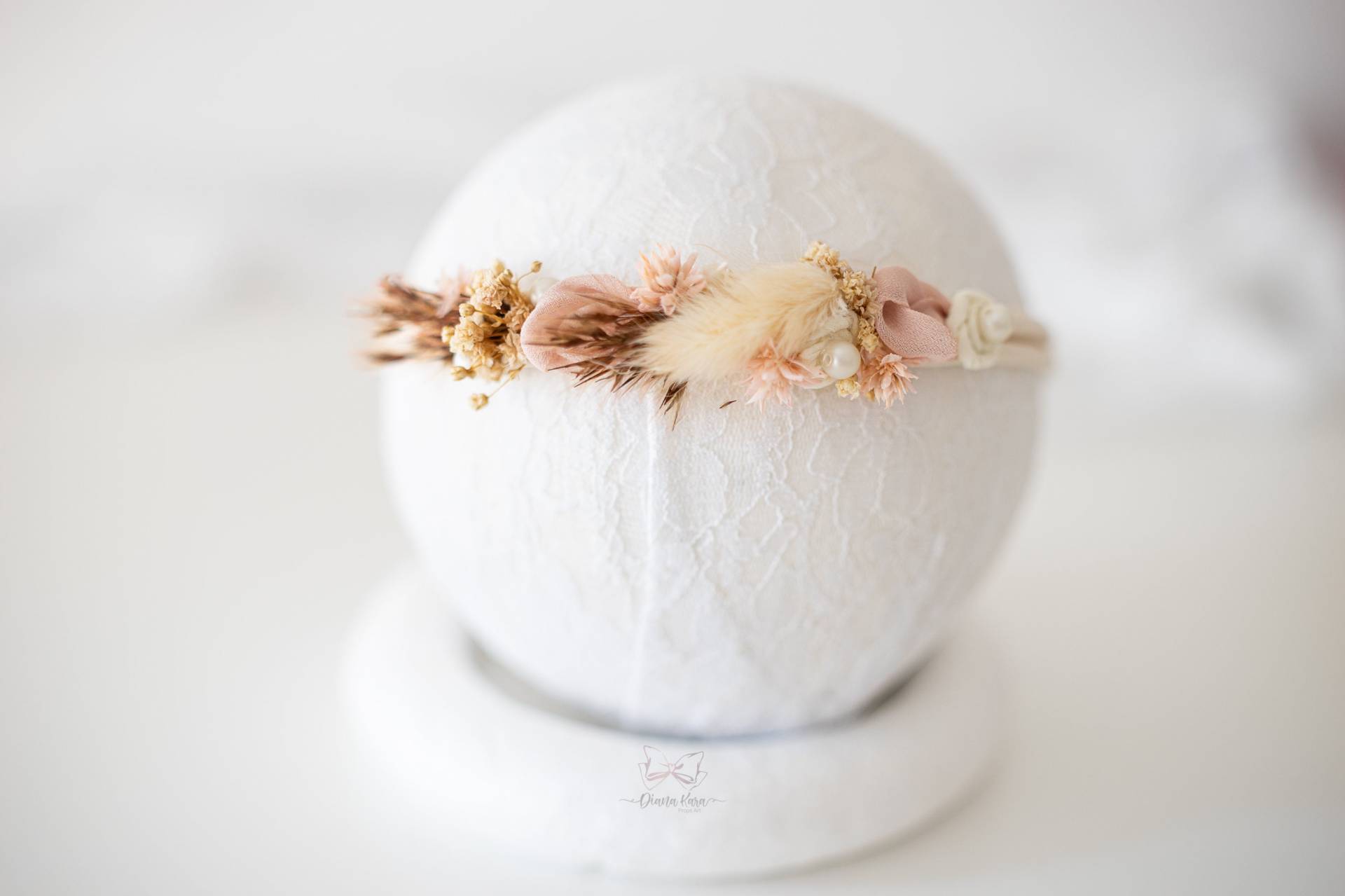 Haarband Baby Taufe/ Kinderfotos Requisiten/ Hochzeit Haarkranz/ Blumenmädchen Haarband/ Newborn Props/ Blumen Stirnband/ Fotoaccessoires von DianaKaraArt