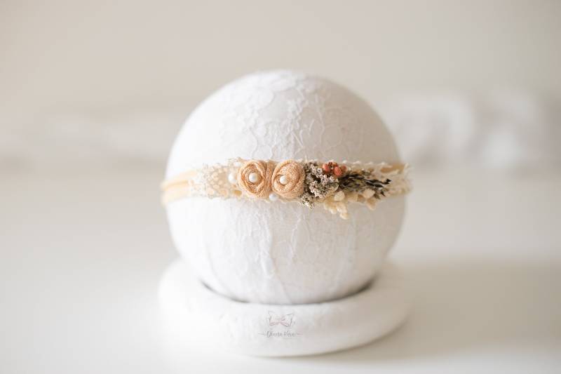 Haarband Taufe/ Newborn Props/ Boho Baby/ Hochzeit Accessoires von DianaKaraArt