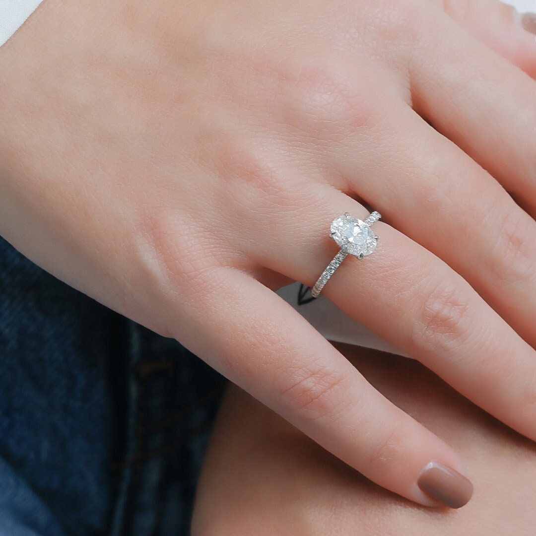 1.8 Karat Oval Diamant Verlobungsring, 14K Ring, Ovaler Solitär Ring Mit Akzent, Hochzeitsschmuck von DianaRafaelJewelry