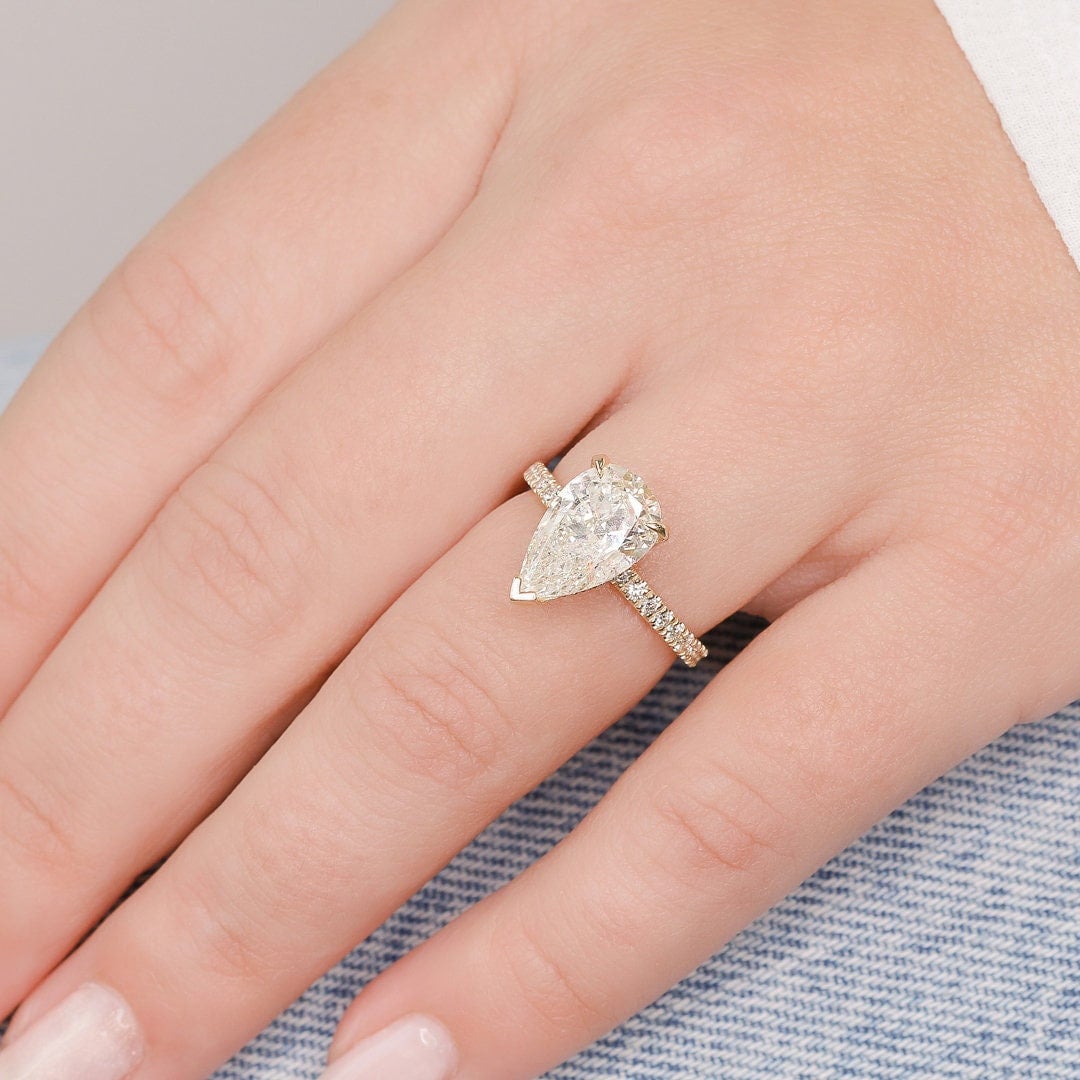 Birnenförmiger Verlobungsring, Pear Halo Ring, 3.5 Ct Diamantring, Hochwertiger Diamantring von DianaRafaelJewelry