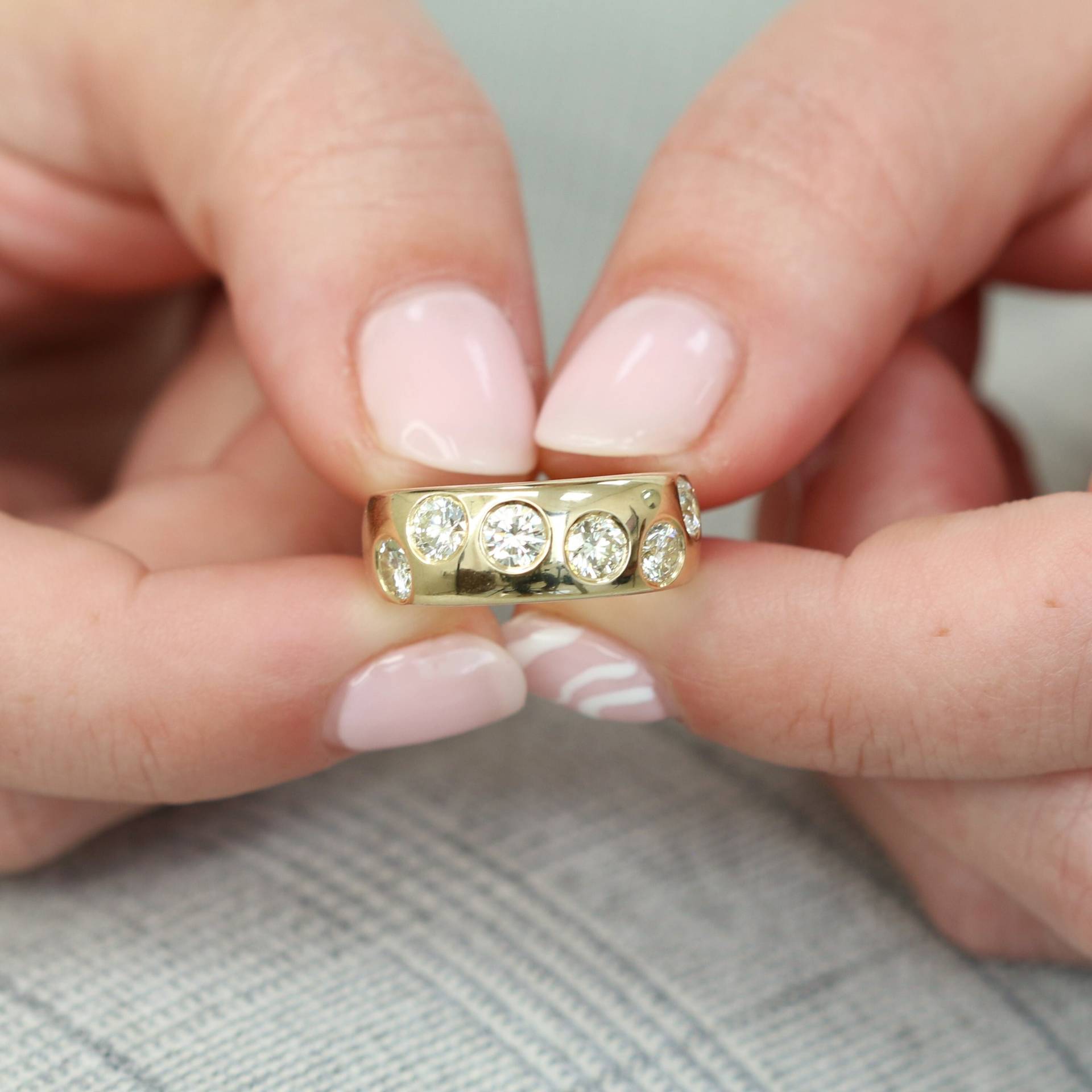 Breiter Gold Diamant Ehering, 1, 5 Karat 14K Gelbgold Hochzeitsgeschenk von DianaRafaelJewelry
