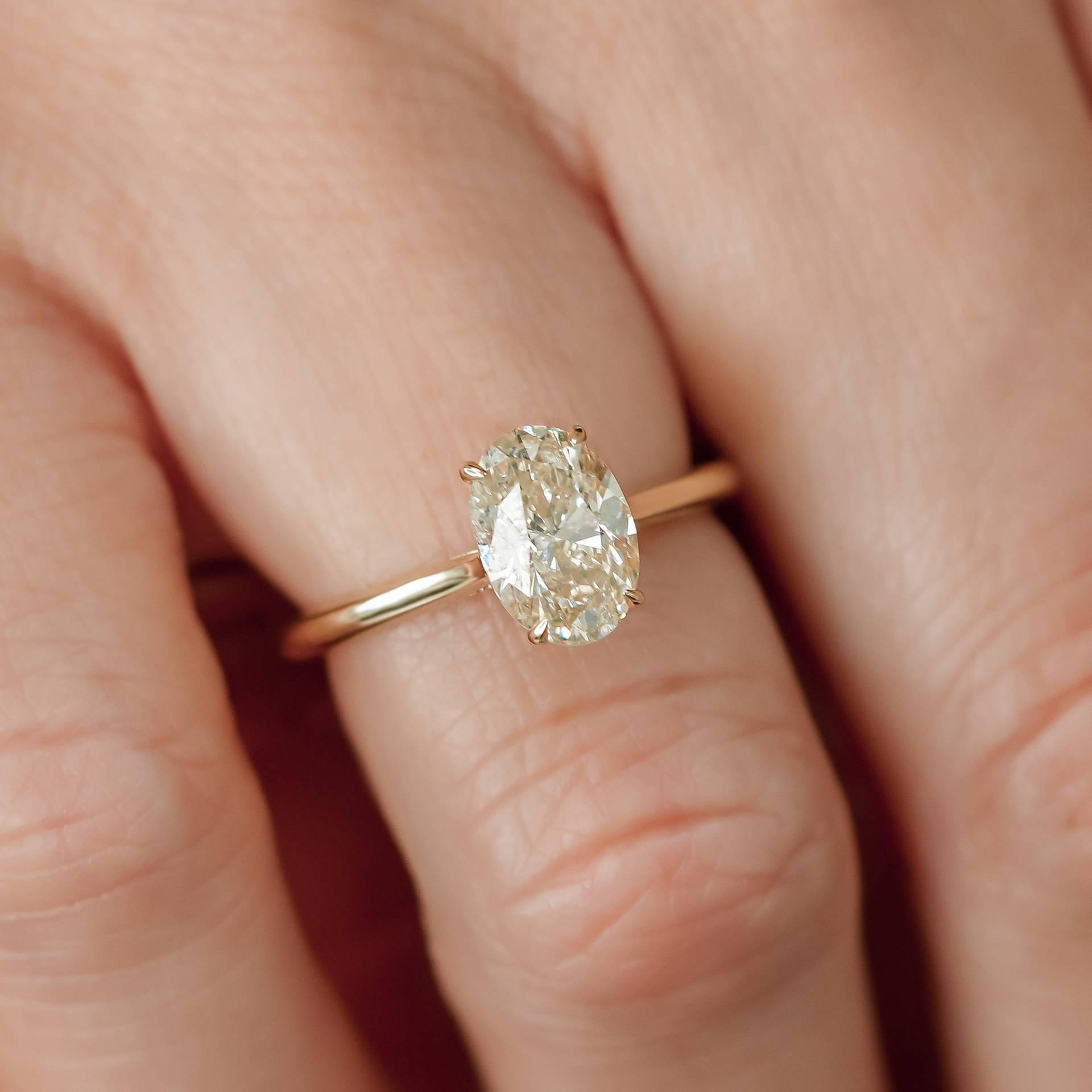 Ovaler Diamantring, Diamant Solitär Ring, Verlobungsring, Ehering, 14K Gelbgold Ring von DianaRafaelJewelry