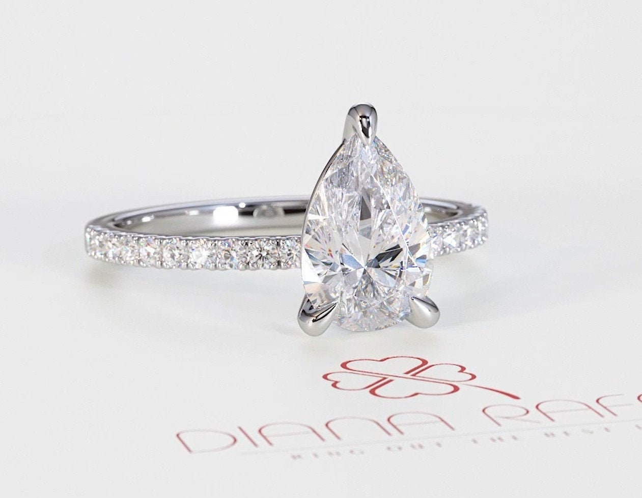 Pave Diamonds Gold Ring Pear Cut Diamond Pre Verlobungsring Für Sie von DianaRafaelJewelry