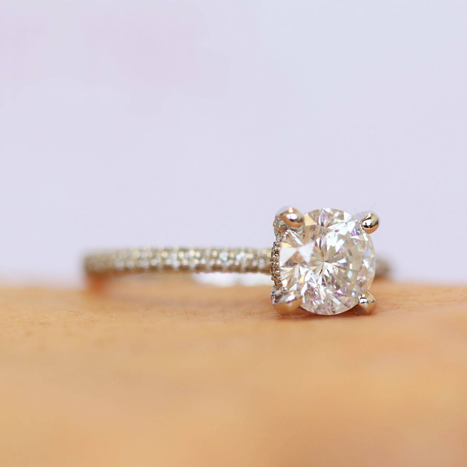 Runder Naturdiamantring, 2 Karat Diamant-Verlobungsring, Versteckter Halo-Diamantring Runder Naturdiamantring, 2 Karat Diamant-Verlobungsring, Versteckter Halo-Diamantring von DianaRafaelJewelry