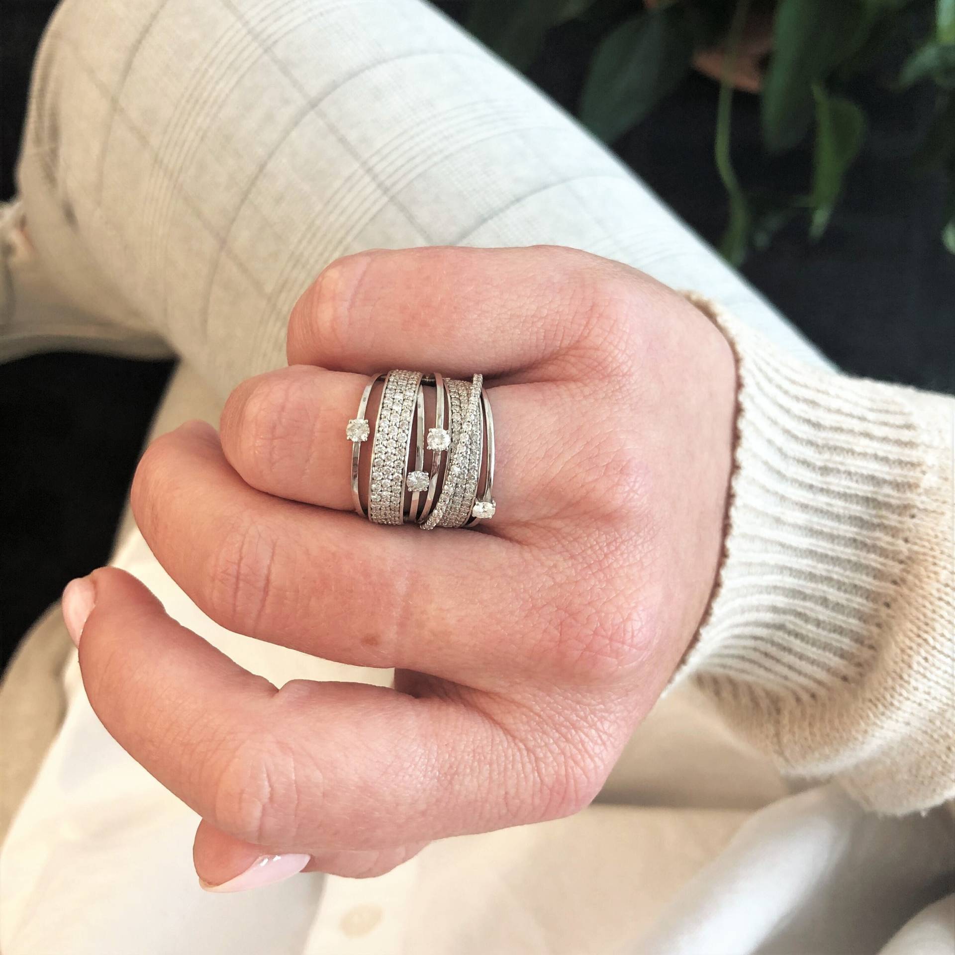 Streifen Pave Daimond Ring, Ehering , 14K Weißgold, Wedding Solitaire Stapelbarer Ring Streifen Pave Daimond Ring, Ehering , 14K Weißgold, Wedding Solitaire Stapelbarer Ring von DianaRafaelJewelry