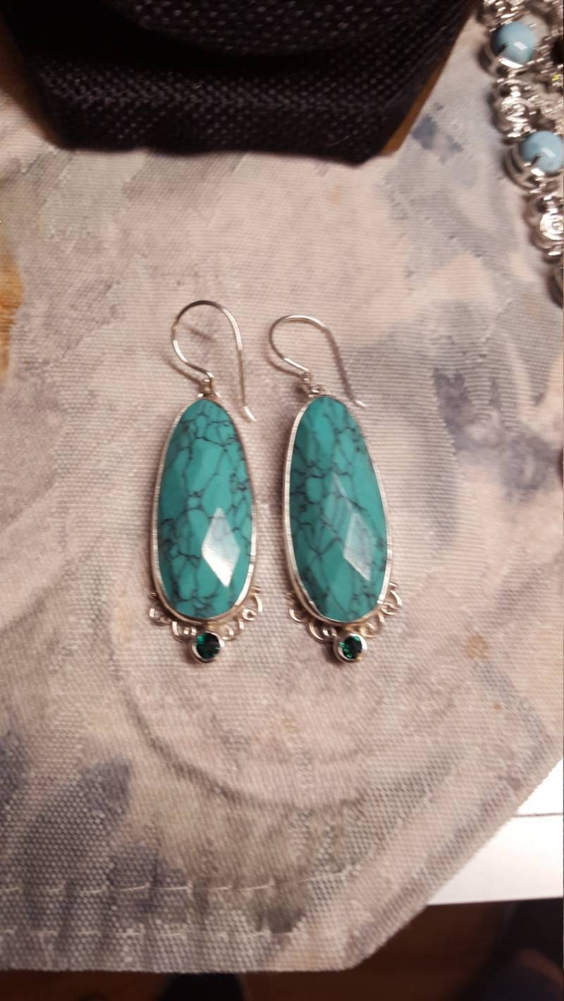 Blauer Türkis Sterling Silber Ohrringe Mit Blautopas Akzentstein von DianaReevesJewelry