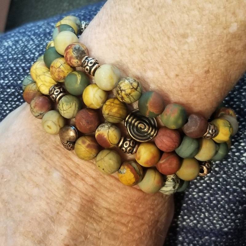 Dehnbares Armbandset Aus Red Creek Jaspis Und Kupfer von DianaReevesJewelry