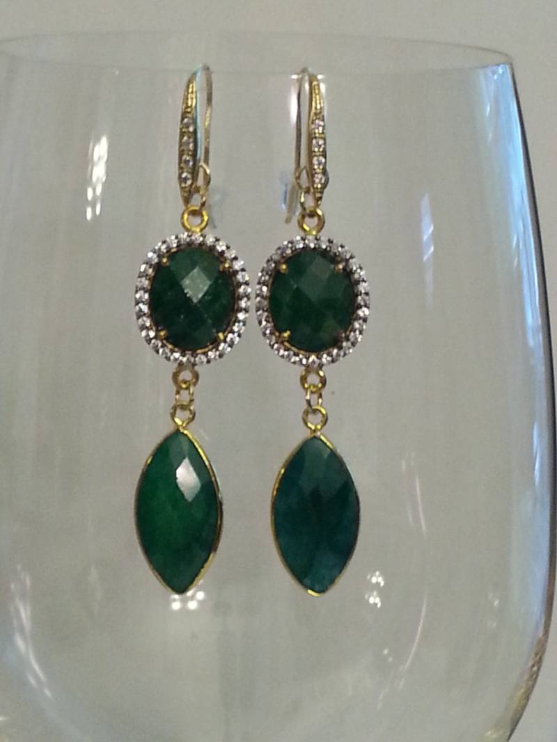 Facettierte Pave Gesetzt Oval Und Marquise Smaragd Ohrringe Mit 24 K Vergoldete Haken Fassungen von DianaReevesJewelry