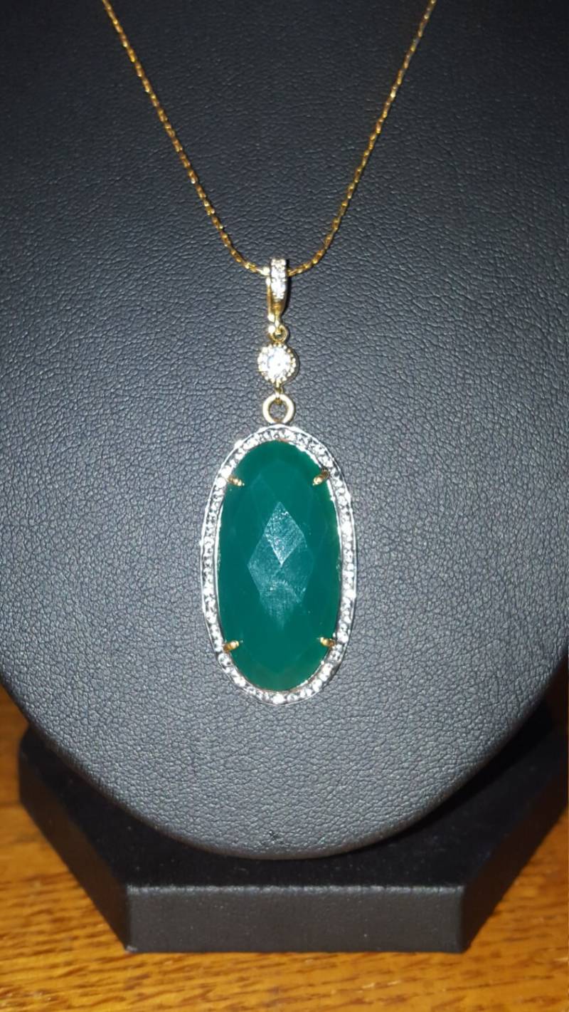 Facettierter Grüner Onyx Mit Weißem Topas Und Vergoldeter 925Er Silberfassung | Vergoldete Fassung von DianaReevesJewelry