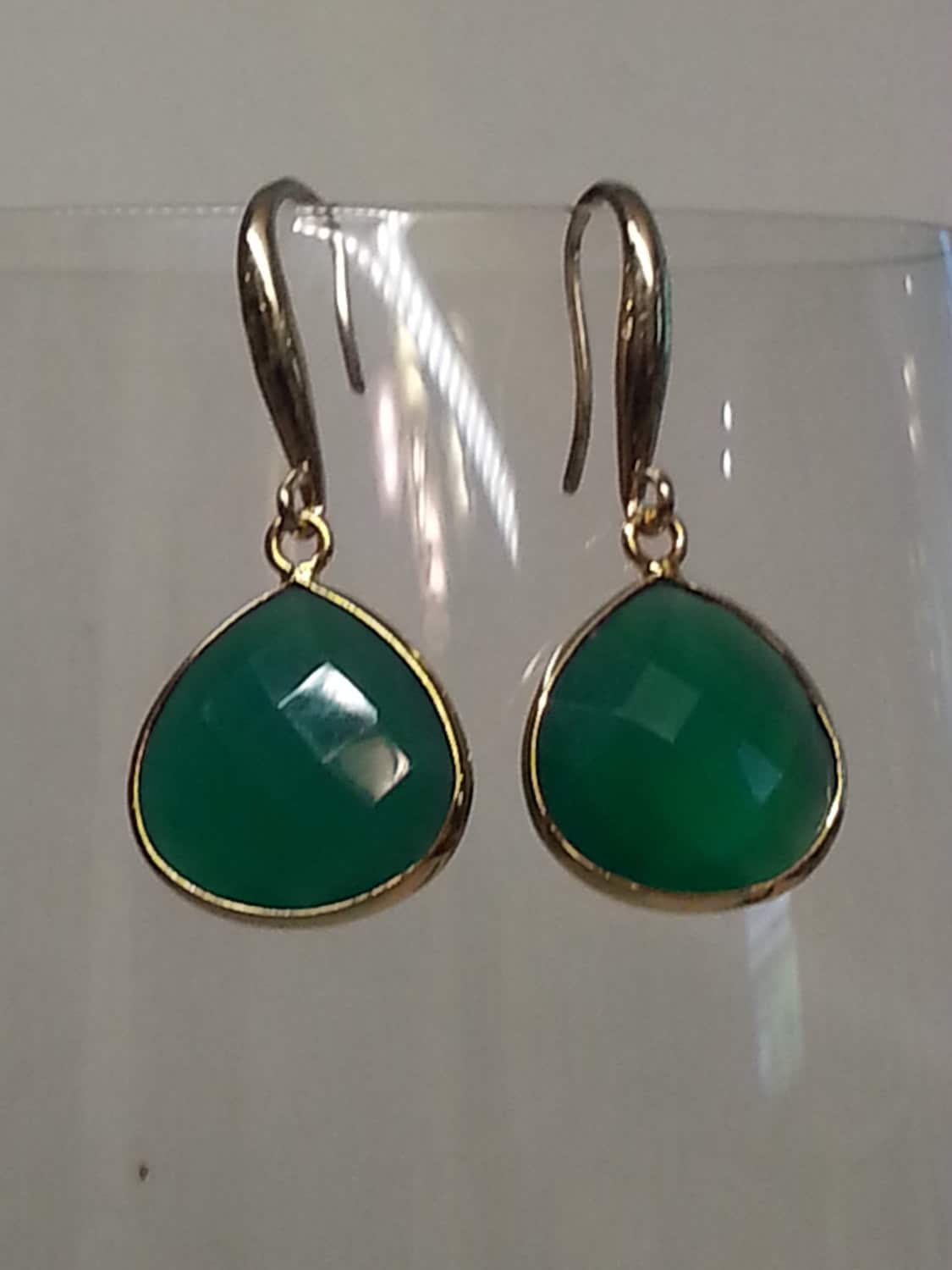 Grün Tropfen Facettierte Quarz Onyx Chalcedon Silber Ohrringe Vergoldet von DianaReevesJewelry