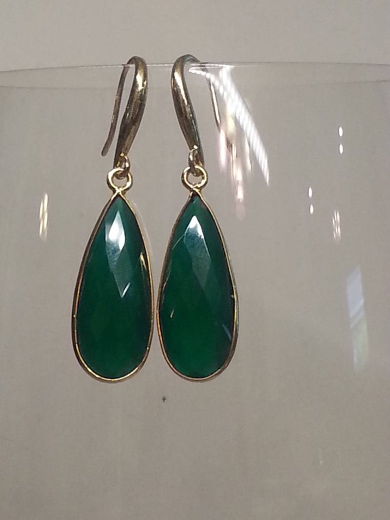 Grüne Tränenblech Facettierten Onyx Gold Plattiert Silber Ohrringe von DianaReevesJewelry