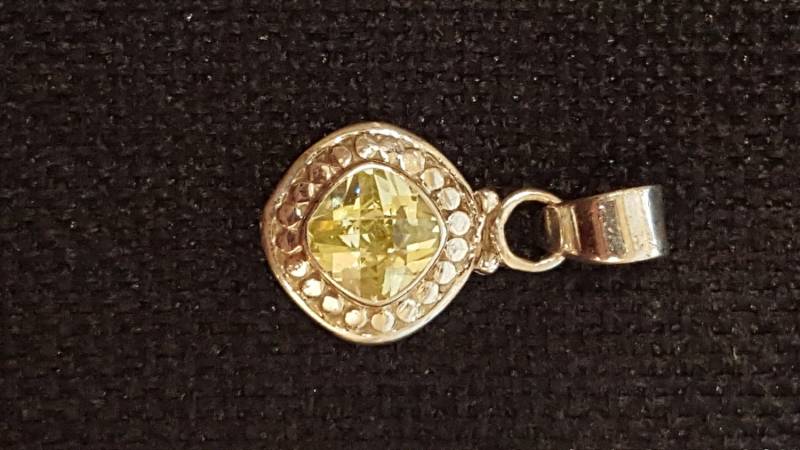 Hellgrüner Quarz Sterling Silber Anhänger von DianaReevesJewelry