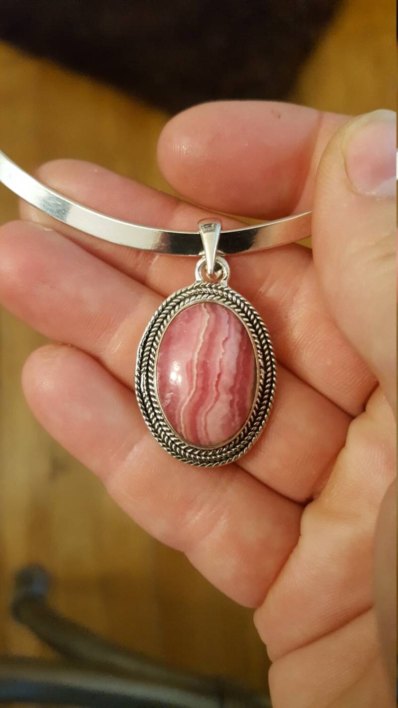 Rosa Rhodochrosite Anhänger Auf Massivem Sterling Silber Halskette. Einstellbar von DianaReevesJewelry