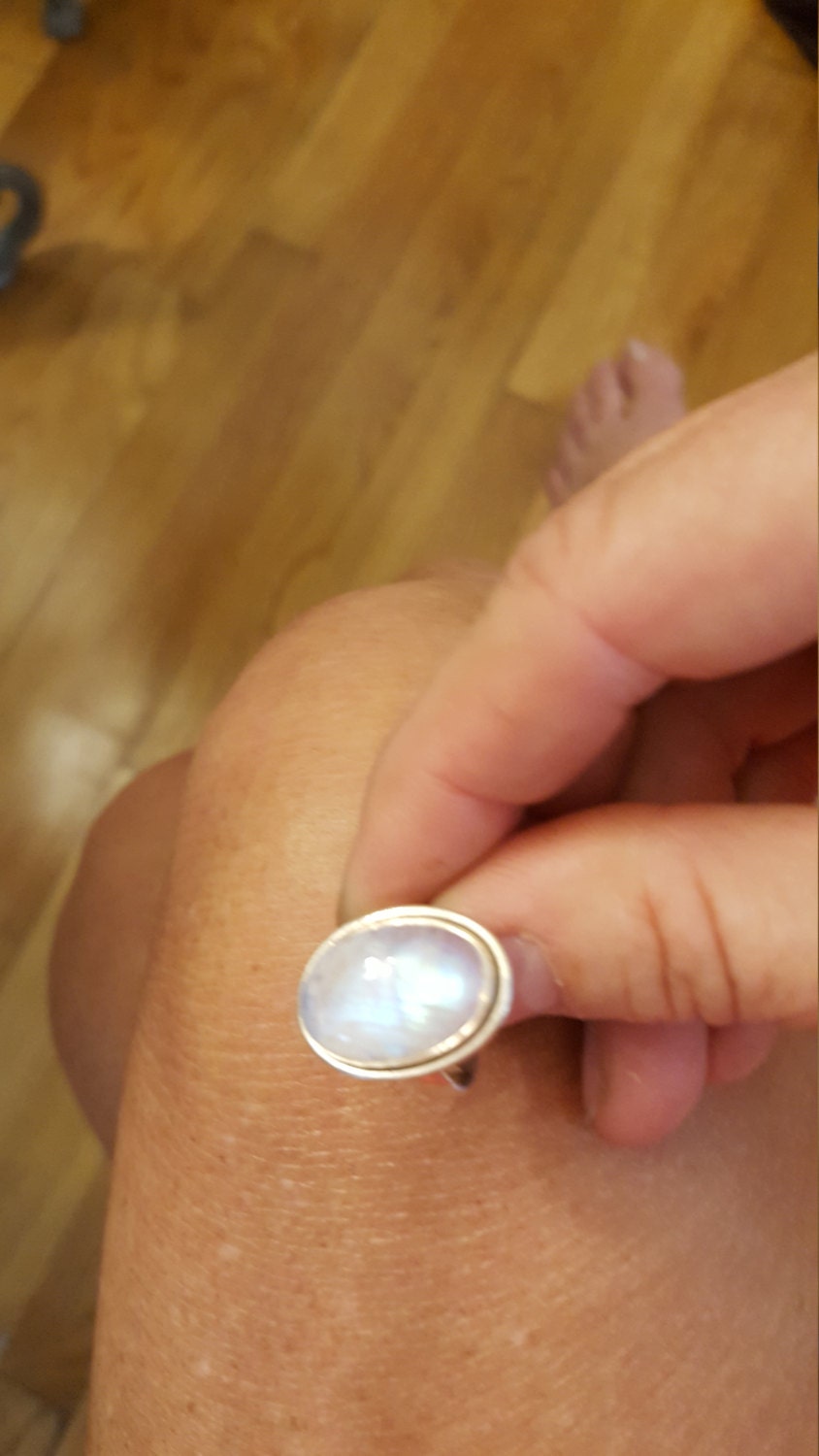 Blau Schimmernder Regenbogen Mondstein Solitär Ring. Größe 7, Sterlingsilber von DianaReevesJewelry