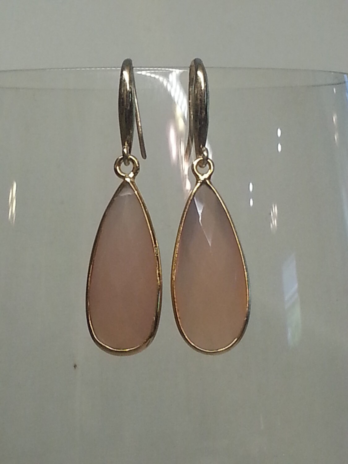 Tränenblech Facettiertem Chalcedon Gold Plattiert Silber Ohrringe Rosa von DianaReevesJewelry