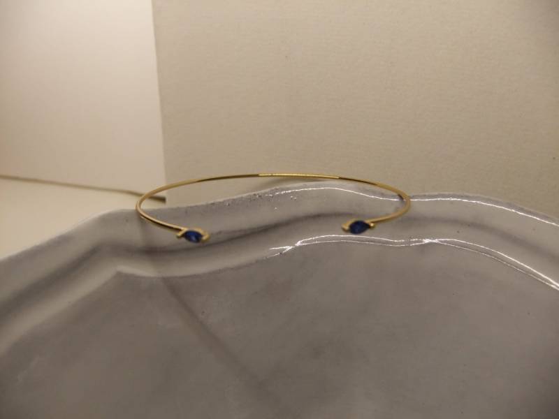 Zierliche Vergoldete Blauen Saphir Armband von DianaReevesJewelry