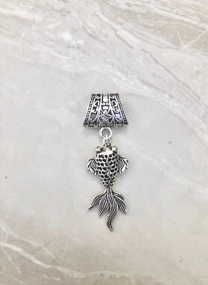 Goldfisch Schal Anhänger Silber, Anhänger, Schmuck von DianaSianCrafts