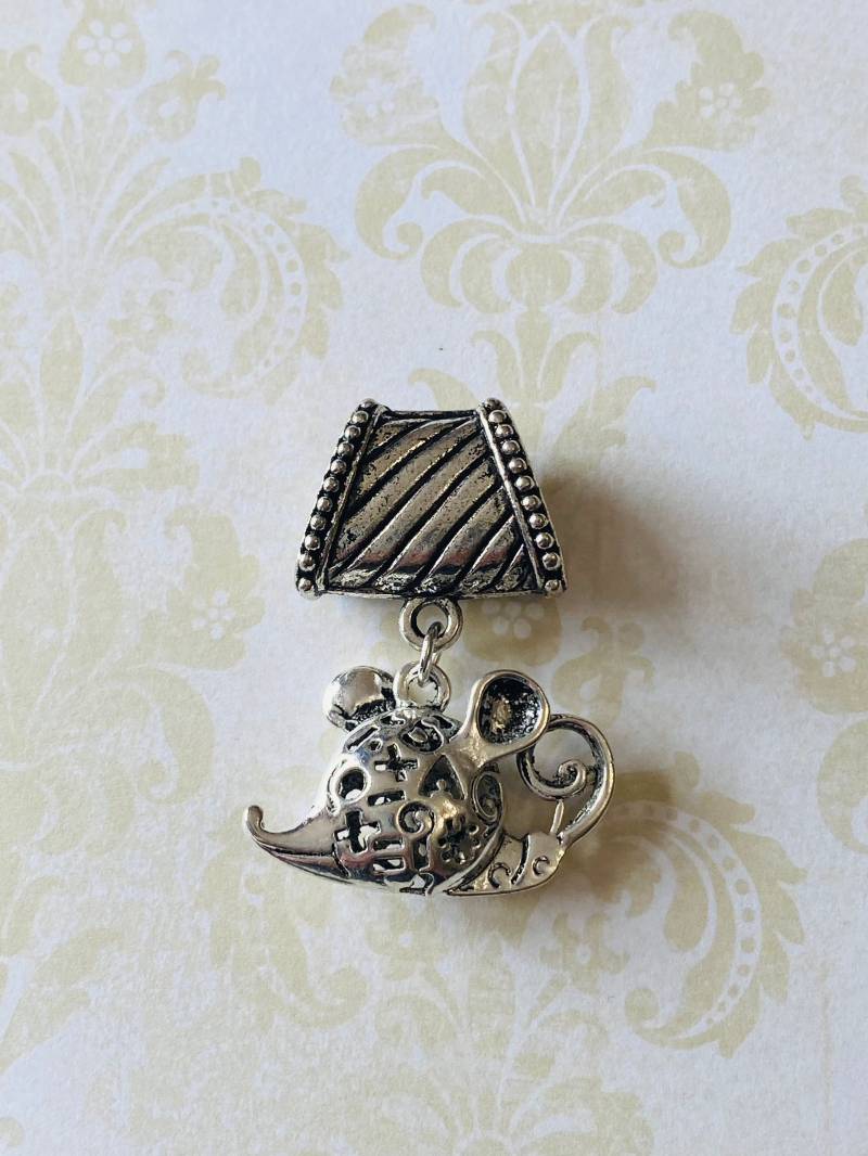 Kleine Maus Schal Anhänger Silber Anhänger, Schmuck von DianaSianCrafts