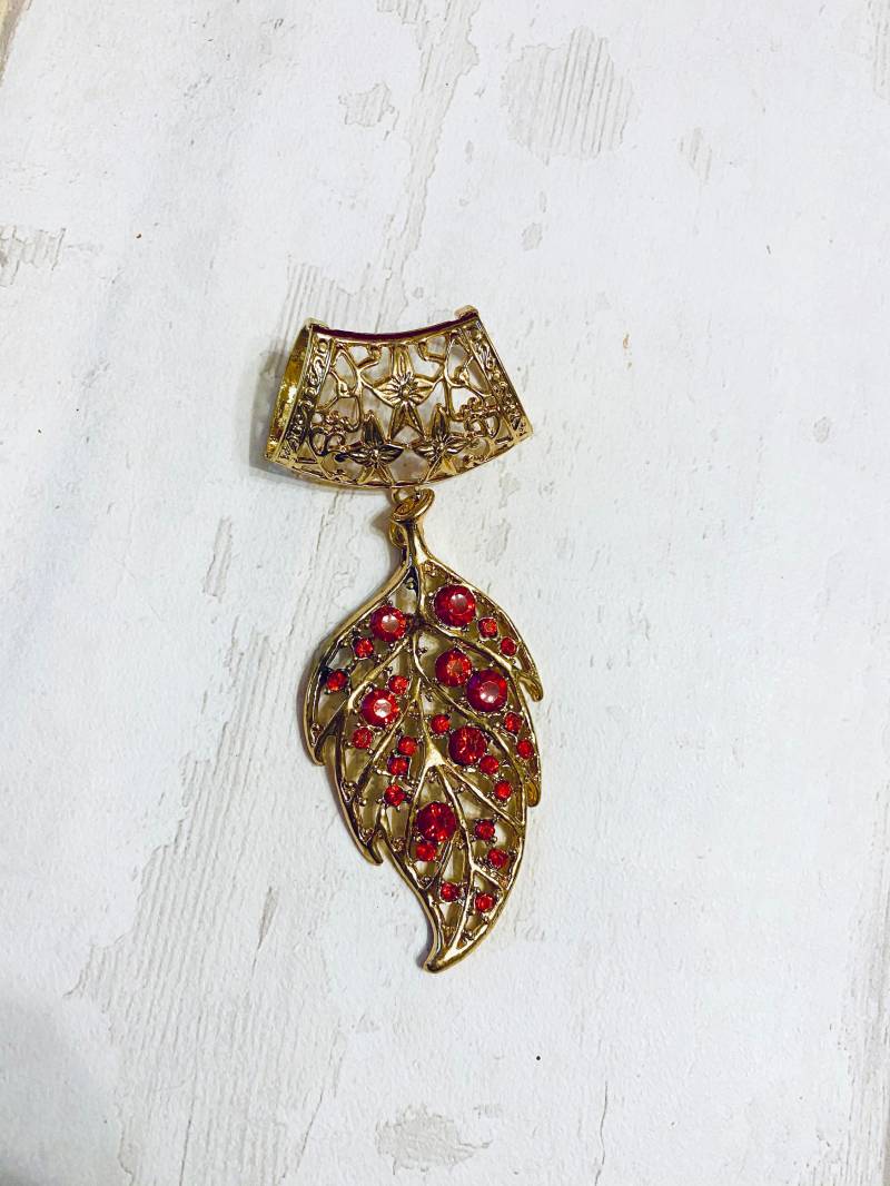 Rote Strass Blatt Schal Anhänger, Gold Schmuck, Anhänger von DianaSianCrafts
