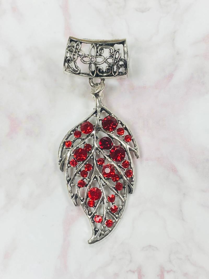 Rote Strass Blatt Schal Anhänger Silber, Anhänger, Schmuck, Silber von DianaSianCrafts