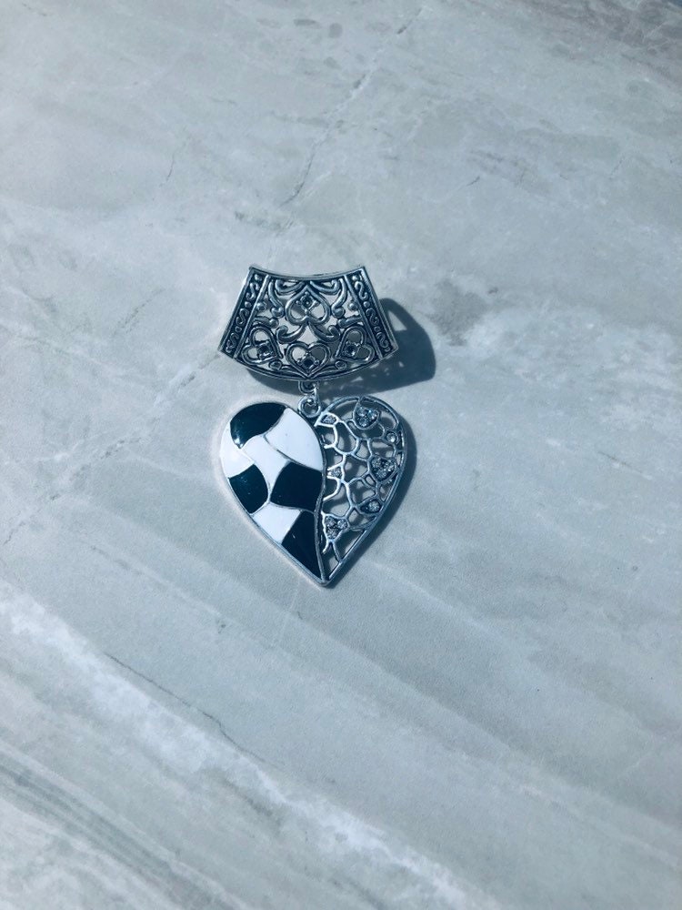 Schal Anhänger Silber, Anhänger, Schmuck, Schwarz Weiß von DianaSianCrafts