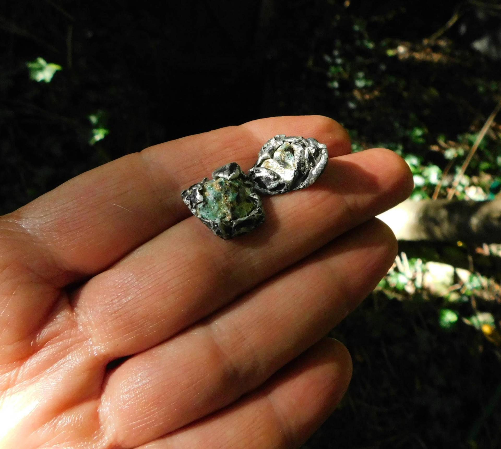 Echte Fuchsit Ohrstecker, Zwei Stück Eine Natürliche Unbehandelte Form, Wie Gefunden in Tschechien, Schamanen Echte Fuchsit Ohrstecker, Zwei Stück Eine Natürliche Unbehandelte Form, Wie Gefunden in Tschechien, Schamanen von DianaSilvanStone