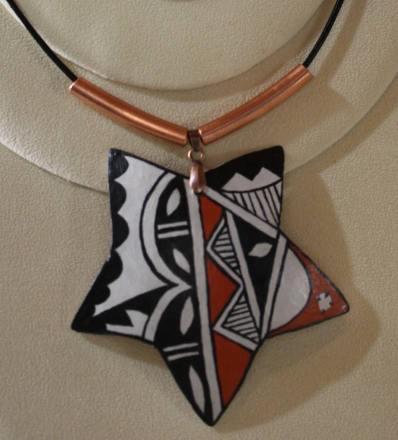 "50Er Jahre Keramik "Scherbe" Tragbarer Kürbis Kunst, Feine Kunst in Einer Halskette." "50Er Jahre Keramik "Scherbe" Tragbarer Kürbis Kunst, Feine Kunst in Einer Halskette." von DianaWylesArtStudio