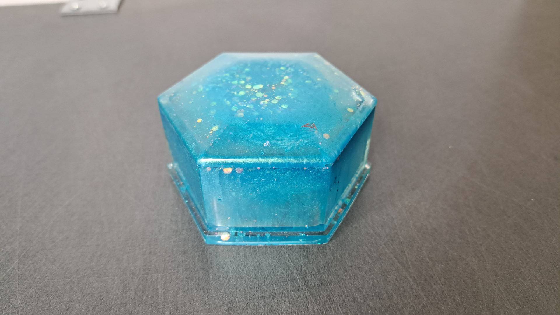 Schmuckdose 6-Eckig Blau Epoxidharz von DianasHolzbauten
