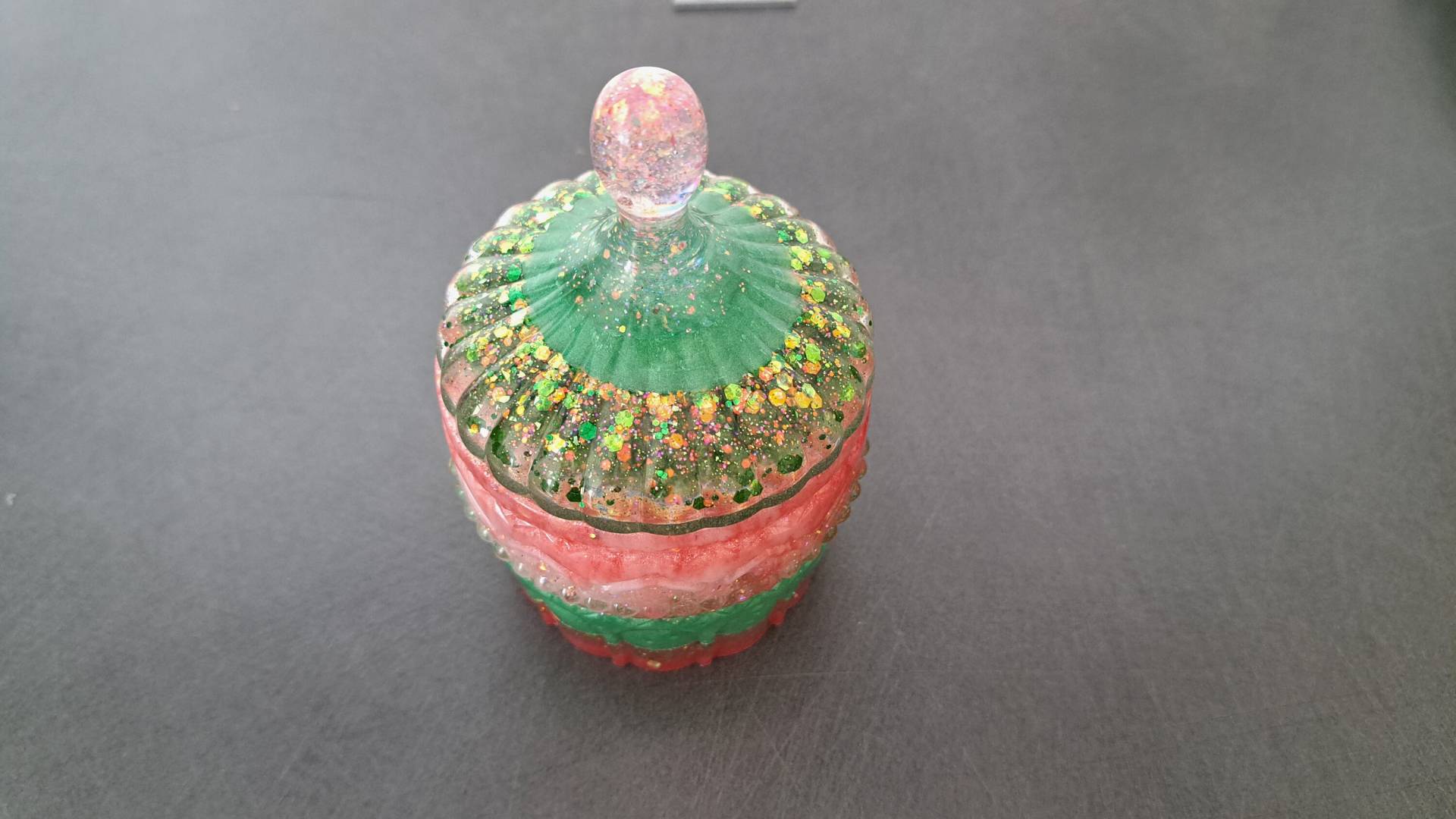 Schmuckdose Pink/Grün Epoxidharz von DianasHolzbauten