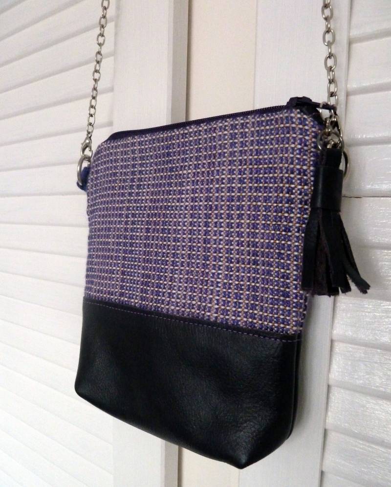 Lila Umhängetasche, Leder Und Stoff Reißverschluss Geldbörse, Handytasche, Leder, Original Handgewebte Seide, Creme Seide Gefüttert, Lederquaste von DianeShawSilkGifts