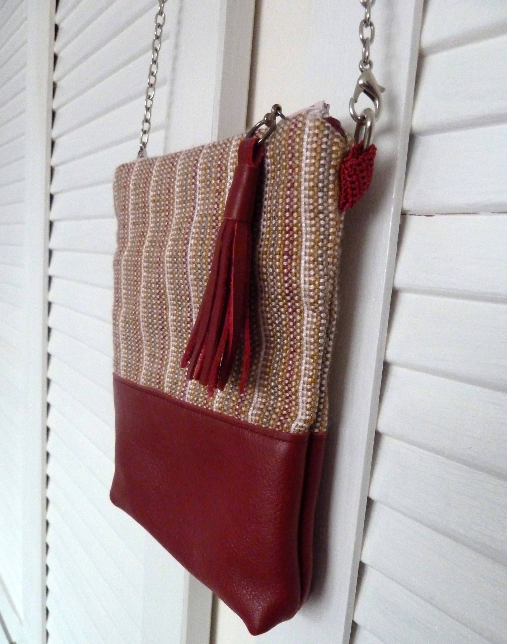 Rote Crossbody Handytasche, Leder Und Original Handgewebter Seidenstoff Bag, Bauchtasche, Seide Gefüttert, Lederquaste, Tasche, Reißverschluss, Kette von DianeShawSilkGifts