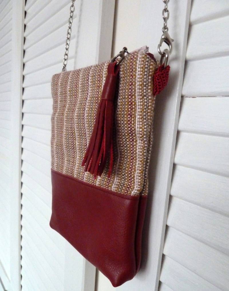 Rote Crossbody Handytasche, Leder Und Original Handgewebter Seidenstoff Bag, Bauchtasche, Seide Gefüttert, Lederquaste, Tasche, Reißverschluss, Kette von DianeShawSilkGifts