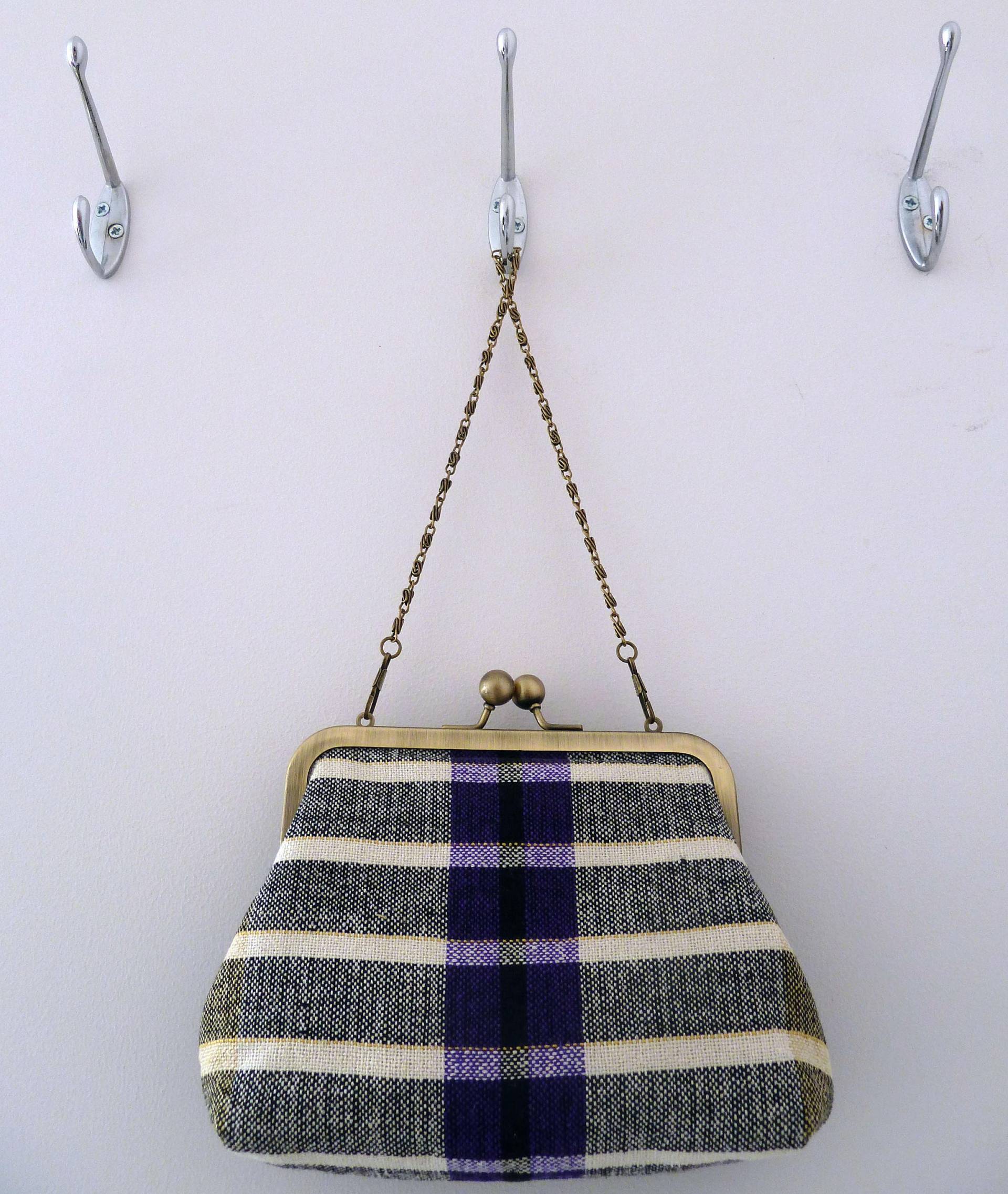 Tweed Schwarz Leder Clutch Geldbörse, Winter Garderobe Schultertasche, Einzigartige Handgewebter Seidenstoff, Seide Gefüttert, Bronze Schnapprahmen von DianeShawSilkGifts