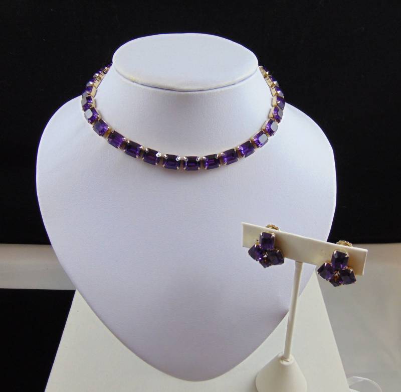Vintage Signiert Weiss Lila Achteckigen Strass Verstellbarhalse Halsband Halskette Und Clip Ohrringe Set Amethyst Kardinal von DianesJewelsnMore