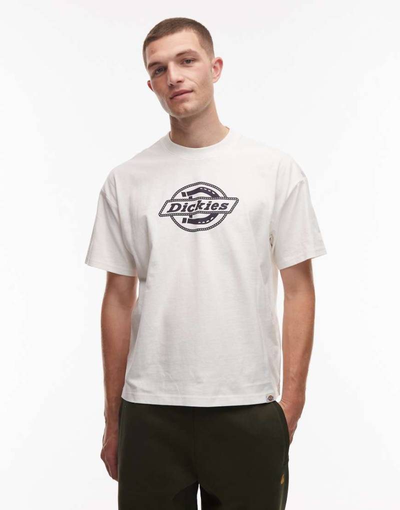 Dickies - Forth Shaw - Kastiges Oversize-T-Shirt in Wollweiß mit mittigem Logo von Dickies