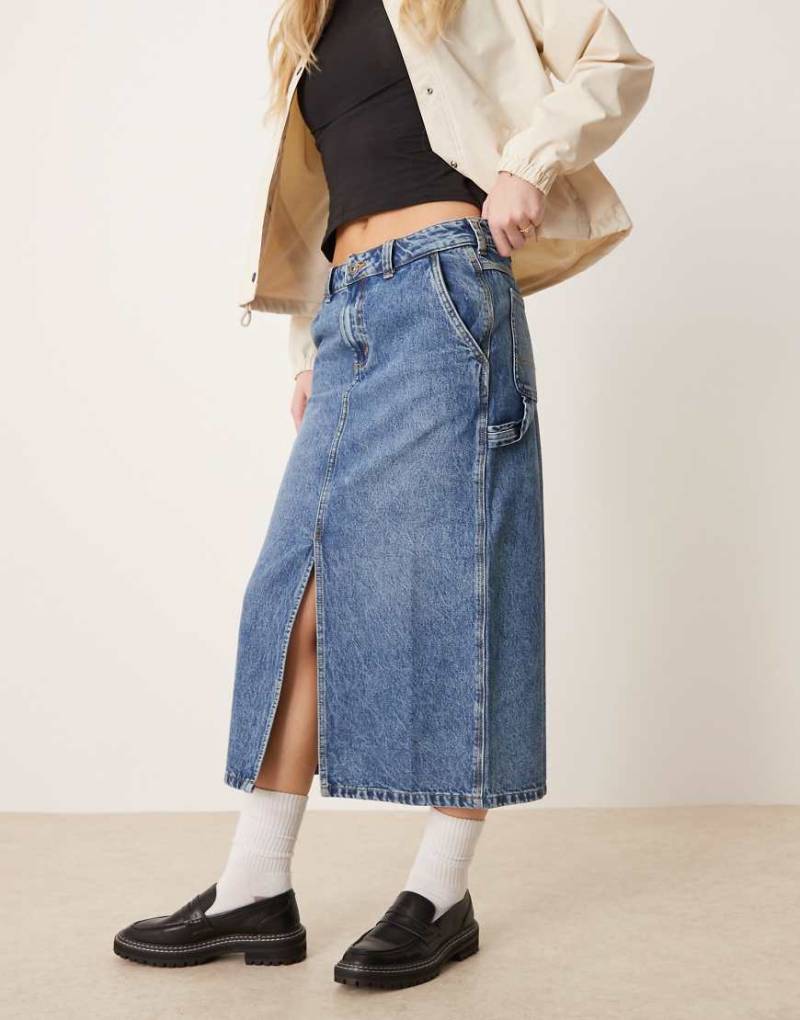 Dickies - Langer Jeansrock in verwaschenem Blau mit Ausbleicheffekt und Frontschlitz von Dickies