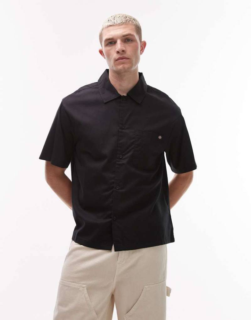 Dickies - Lynville - Kastiges, kurzärmliges Hemd in Schwarz von Dickies