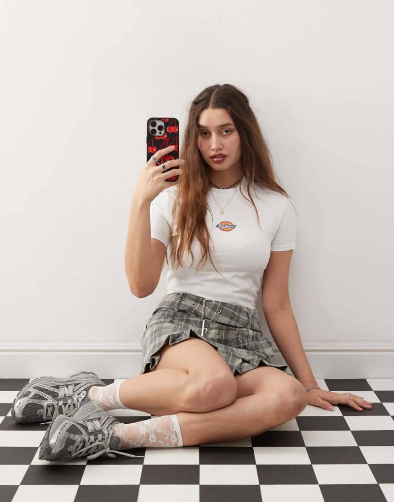 Dickies - Maple Valley - Knapp geschnittenes T-Shirt in Weiß von Dickies