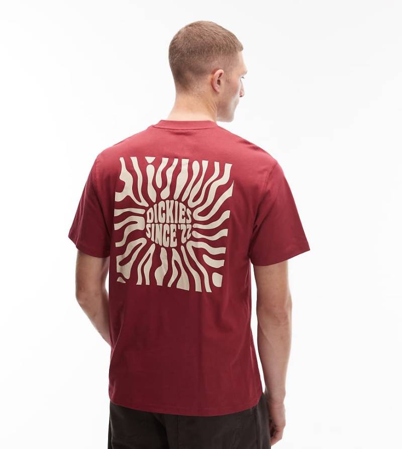 Dickies - South Bloomfield - T-Shirt in Rot mit abstraktem Grafikprint am Rücken, exklusiv bei ASOS von Dickies